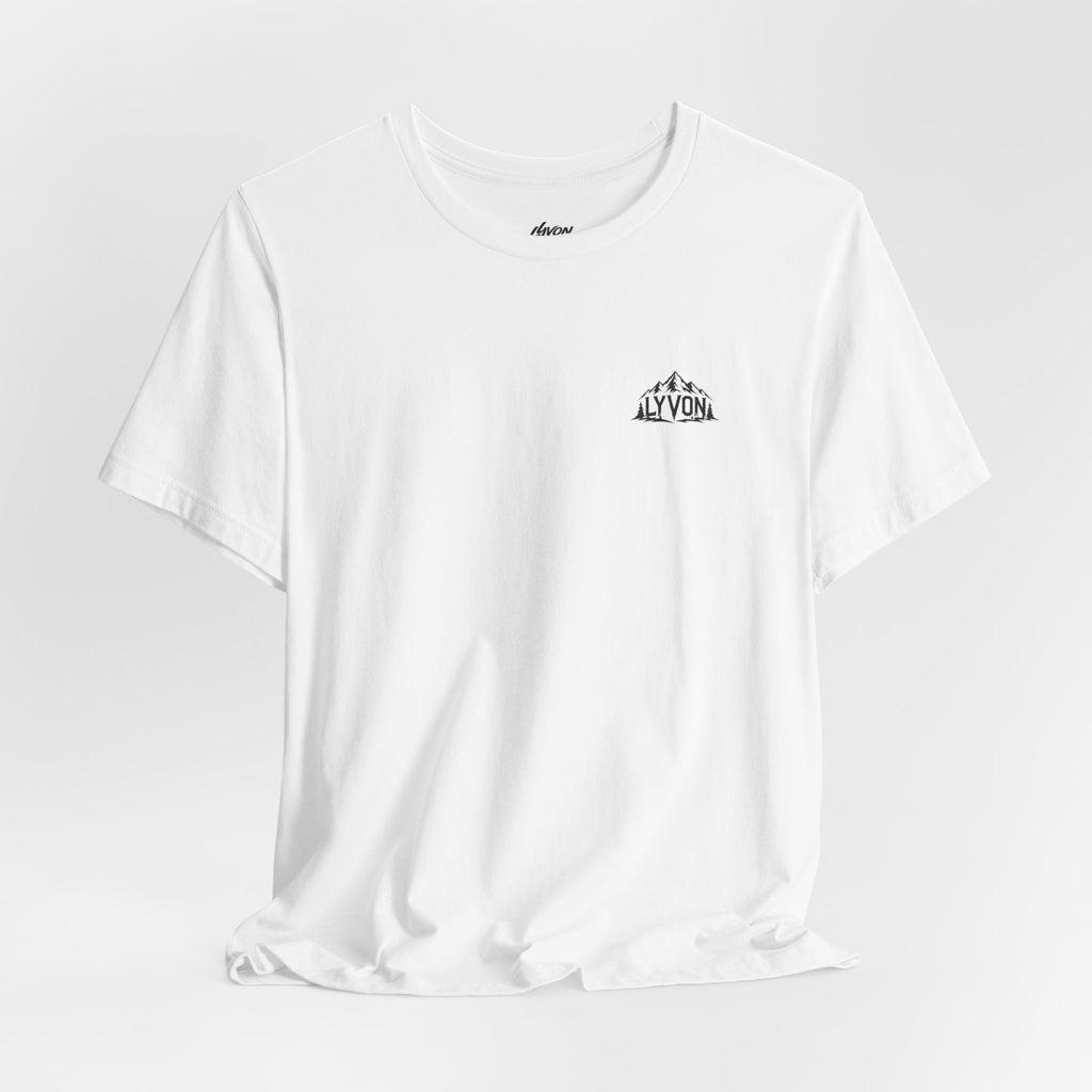 LYVON Outdoor Deer Tee — T-Shirt Graphique Montagne